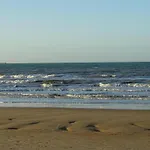 In By Sandy Beaches Ньивпорт